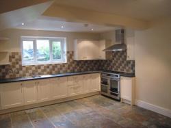 large_spacious_modern_kitchens.JPG